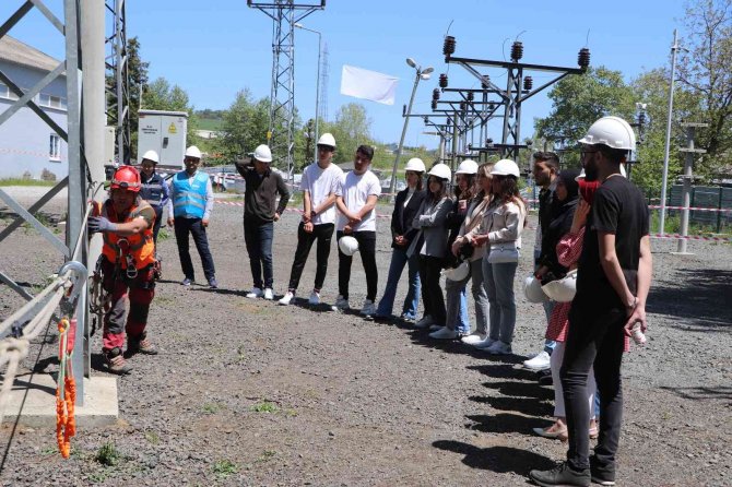 Öğrencilere Vr Gözlüklü İş Sağlığı Ve Güvenliği Eğitimi