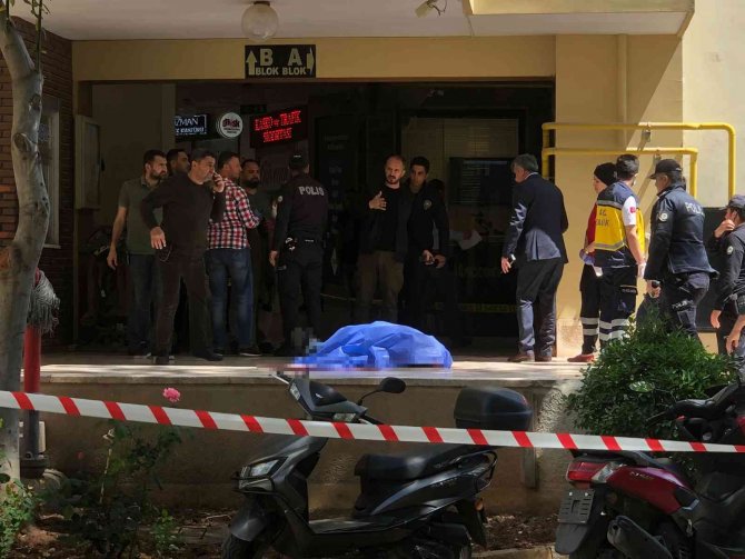 Doktor İle Kuzenin Miras Kavgasında Silahlar Konuştu: 1 Ölü, 2 Yaralı