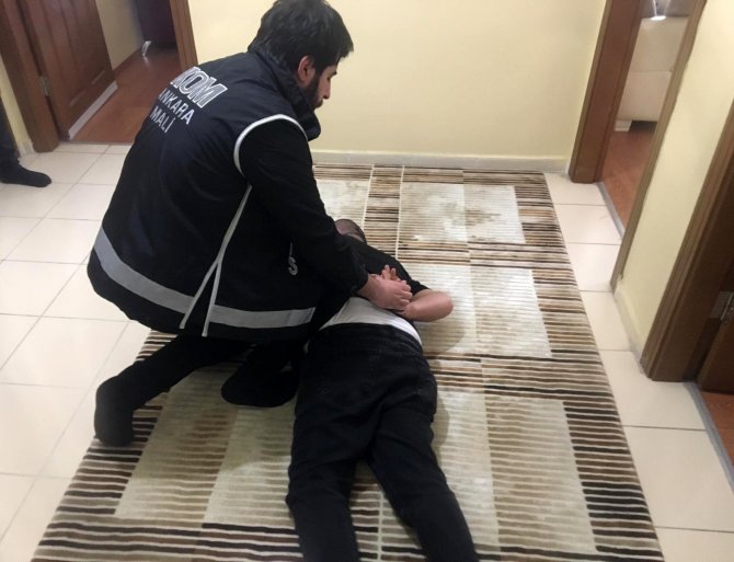 Başkent’te Emeklileri Dolandıran Çete Çökertildi