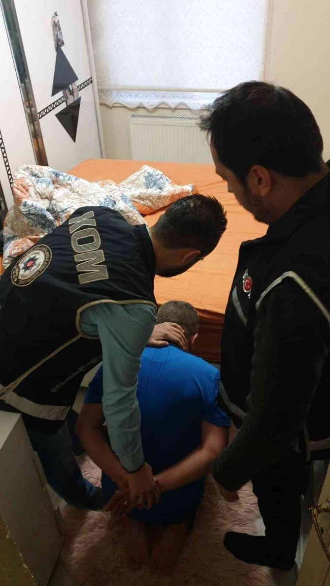 Başkent’te Emeklileri Dolandıran Çete Çökertildi