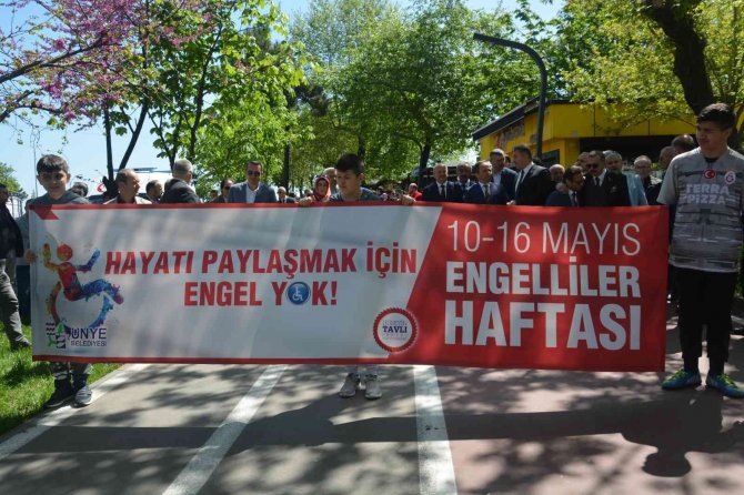 Engelliler Haftasında Bandolu Farkındalık Yürüyüşü