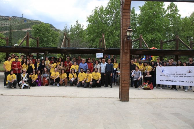 12. Tiyatro Festivali Kortej Yürüyüşü İle Başladı