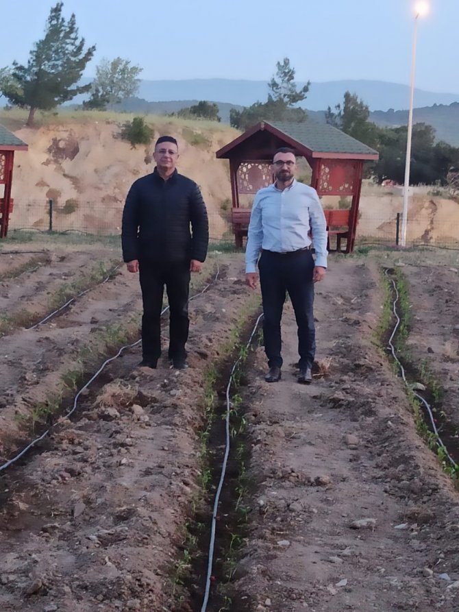 Burhaniye’de Üniversiteliler Üretmeye Devam Ediyor