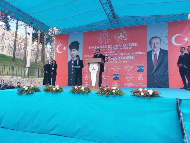 Galatasaray Kulübü Eski Başkanı Dursun Özbek’ten Memleketine Eğitim Desteği