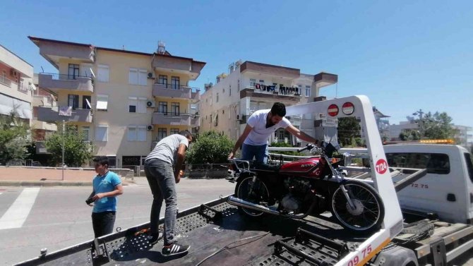 Plakasız Motosiklet Sürücüsüne Motosikletin Fiyatı Kadar Para Cezası