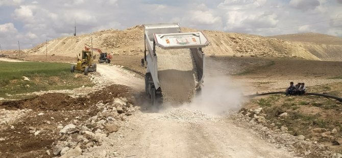 Şanlıurfa’da Deforme Olan Yollarda Bakım Ve Onarım Çalışması