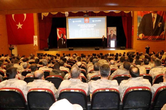 Siirt Valisi Hacıbektaşoğlu: "Siirt’te 183 Korucumuz Şehit, 176’sı Gazi Olmuştur"