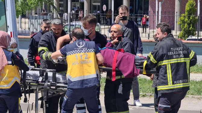 Hem Ehliyetsiz Hem Alkollü Üstüne Birde Film Gibi Rol Keserek Sürücü Olmadığını İddia Etti