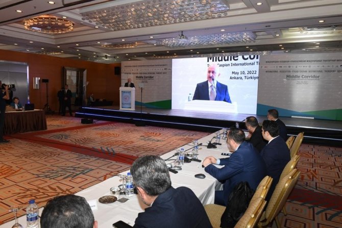 Bakan Karaismailoğlu: “Çin’den Avrupa’ya Doğru Yola Çıkan Bir Yük Treni Orta Koridor Ve Türkiye’yi Tercih Etmesi Halinde 7 Bin Kilometreyi 12 Günde Kat Ediyor”