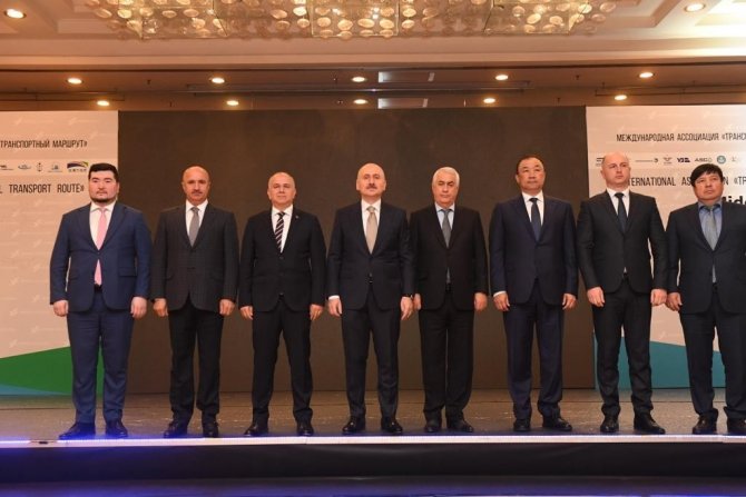 Bakan Karaismailoğlu: “Çin’den Avrupa’ya Doğru Yola Çıkan Bir Yük Treni Orta Koridor Ve Türkiye’yi Tercih Etmesi Halinde 7 Bin Kilometreyi 12 Günde Kat Ediyor”