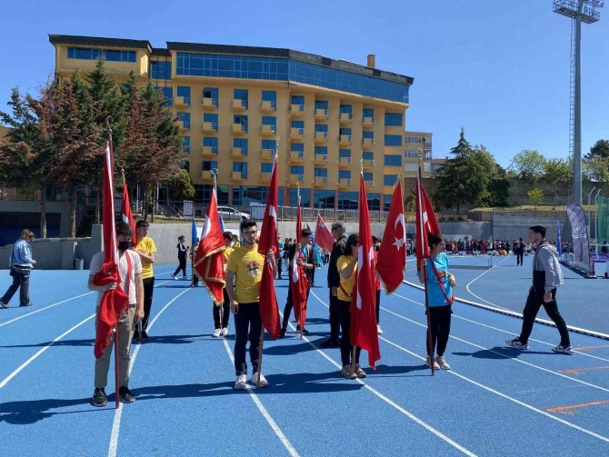 2 Bin 100 Sporcu, Üsküdar’da 15. Uluslararası Özel Sporcular Atletizm Şenliğinde Ter Döktü