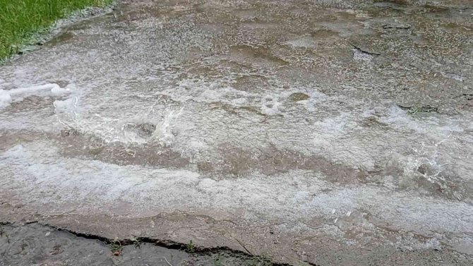 Erciş’te Yağmur Ve Dolu Yağışı