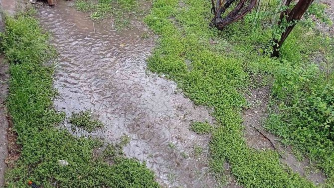 Erciş’te Yağmur Ve Dolu Yağışı