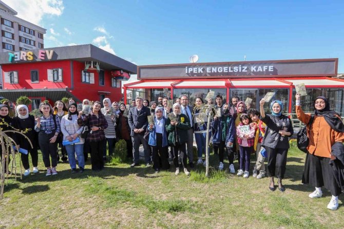 İ̇pekyolu’nda ‘Kitap Tahlil Programı’ Devam Ediyor