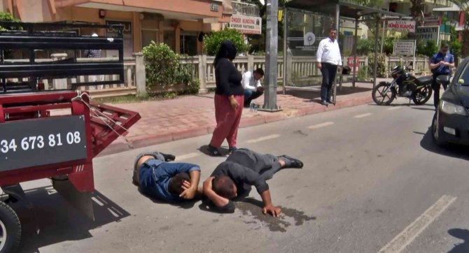 Çocukların Kavgasına Aileler Karıştı: 2 Yaralı