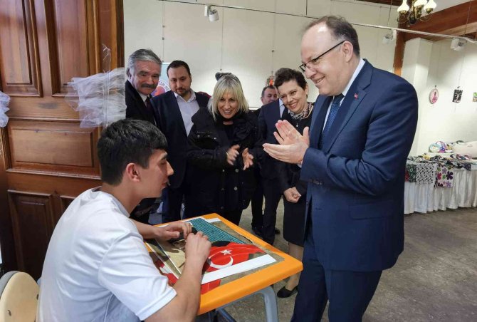 Özel Eğitim Öğrencilerinden Sergi