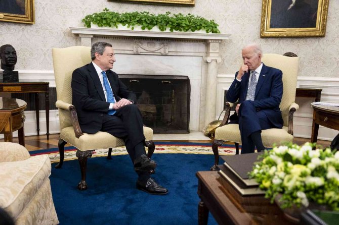 Biden, İ̇talya Başbakanı Draghi İle Beyaz Saray’da Bir Araya Geldi