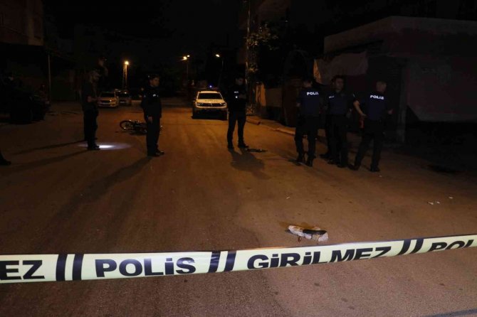 Motosiklet Üzerinde Ellerinde Kalaşnikofla Saldırıya Giden Şüpheliler Polise Yakalandı