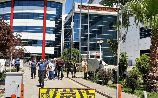 Mahkeme Sonrası Kavga: 3 Yaralı, 5 Gözaltı