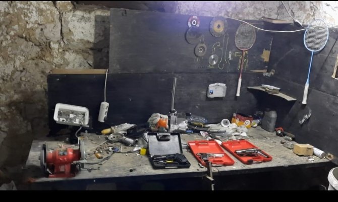 Ev Değil Silah İmalathanesi Çıktı