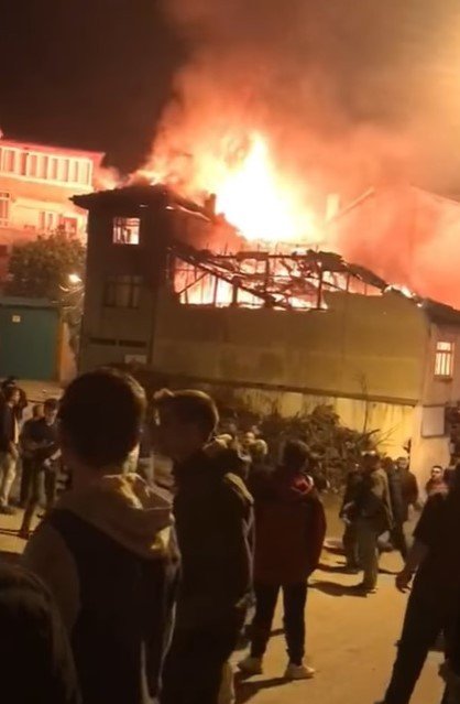 Amasya’da İki Ev Yandı