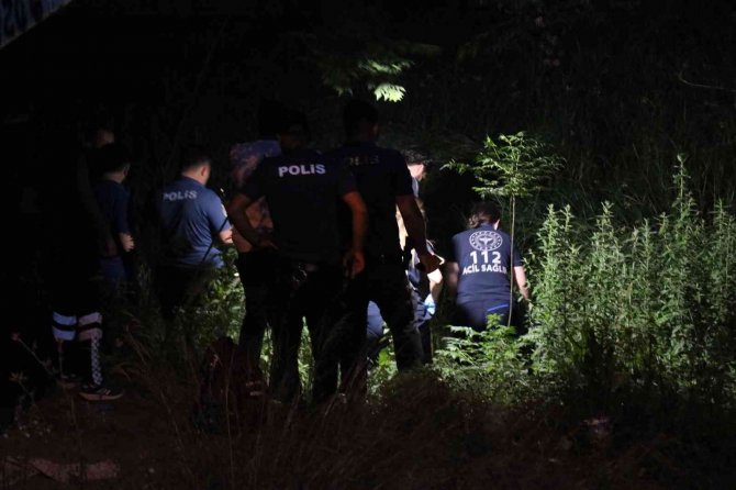 Viyadük Altında Erkek Cesedi Bulundu