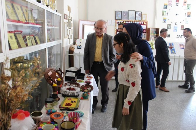 Özel Eğitim Öğrencisinden Sergi