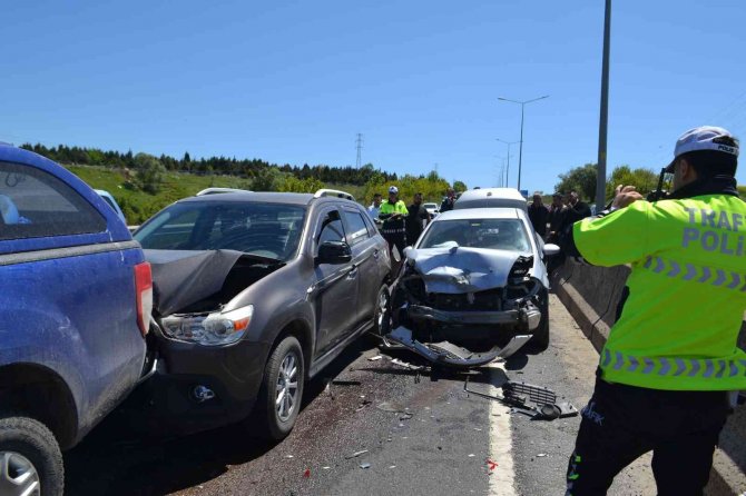 Yol Ortasına Düşen Çuval Zincirleme Kazaya Neden Oldu: 1 Yaralı