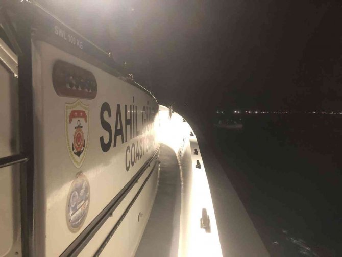 Ayvalık’ta 75 Göçmeni Sahil Güvenlik Kurtardı