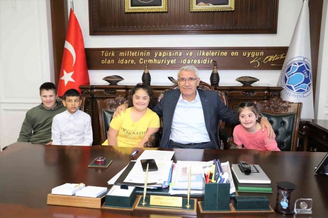 Başkan Güder: “Senede Bir Gün Değil Her Gün Yanlarındayız”