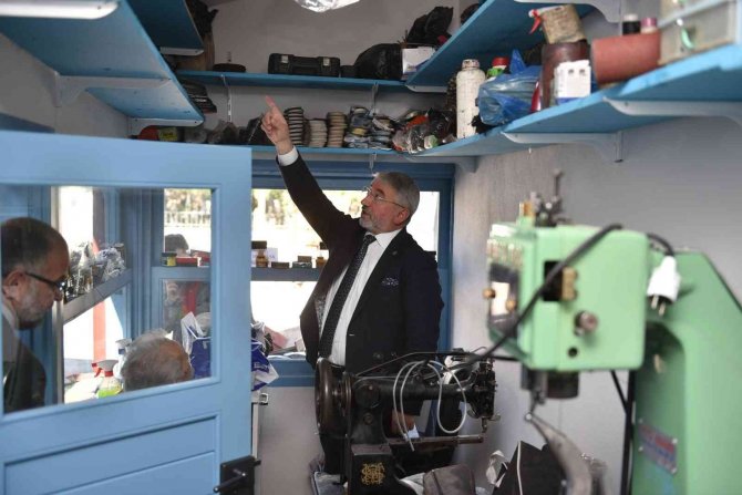 Tarihi Dikiciler Arastasında Esnaf Yeniden Kepenk Açtı