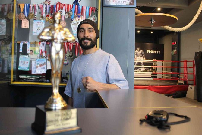 Tecrübeli Dövüşçü Kick Boks Dünya Kupası İçin Gün Sayıyor
