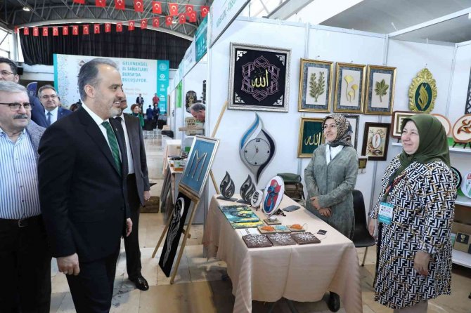 Türk Dünyasının Geleneksel Sanatları Vitrine Çıktı