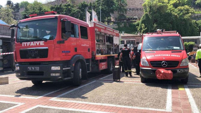 Bursa’da Avm’deki Göçükte Enkaz Altında Kalan Kimse Yok