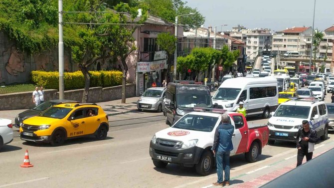 Bursa’da Avm’de Çökme Meydana Geldi, Afad Ekipleri Sevk Edildi