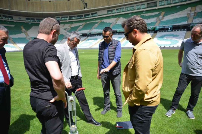 Bursaspor’da Çim Sahalar Yenileniyor