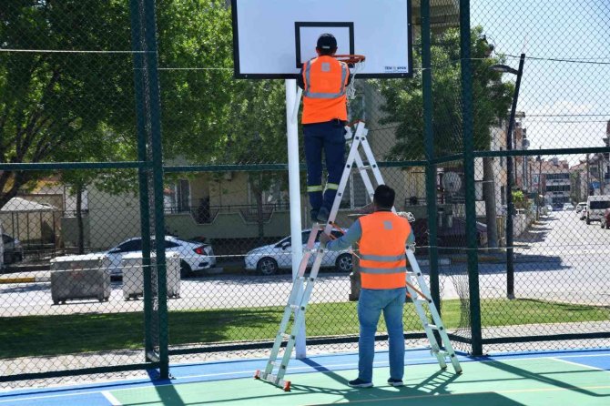 Büyükşehir, Şehre Yeni Spor Sahaları Kazandırıyor