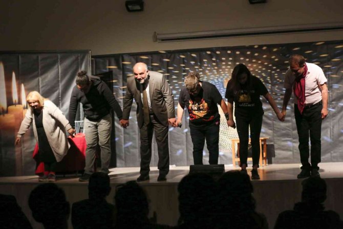 Canik’te ’Madde Bağımlılığı’ Konulu Tiyatro