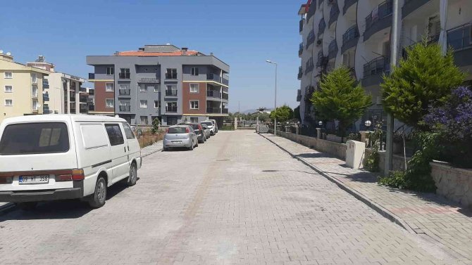 Davutlar Mahallesi’ne 4 Ayda 20 Bin Metrekare Yeni Yol Çalışması Yapıldı