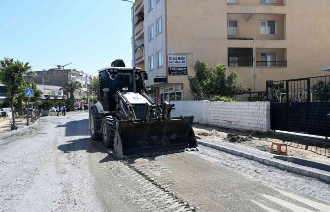Davutlar Mahallesi’ne 4 Ayda 20 Bin Metrekare Yeni Yol Çalışması Yapıldı