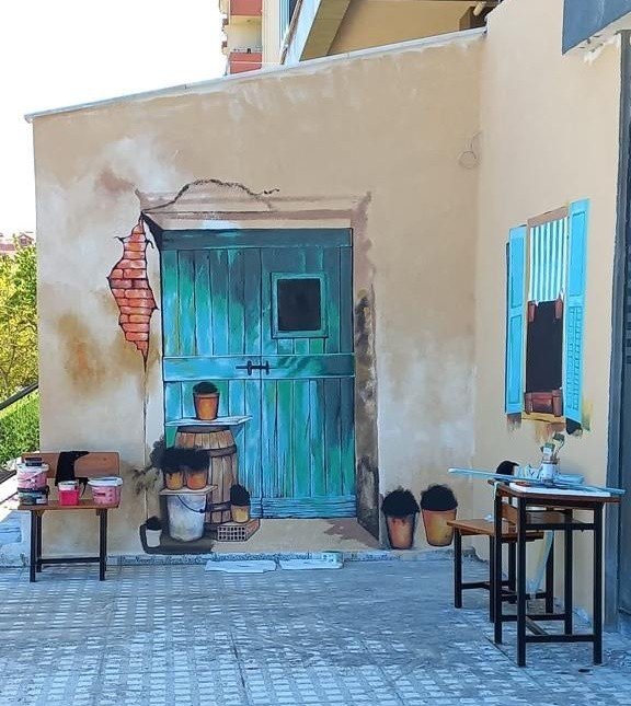 Eski Kapılar Sanat Eserine Dönüşüyor