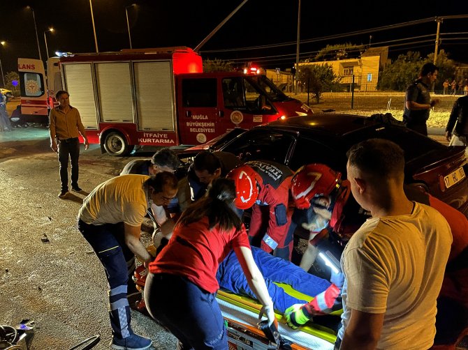 Fethiye’de İki Otomobil Çarpıştı: 4 Yaralı