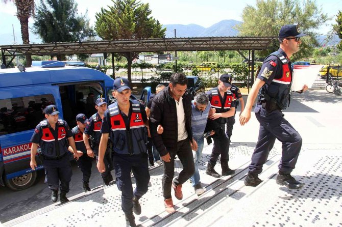 Fethiye’de Göçmen Kaçakçılığı İddiasıyla 2 Şüpheli Tutuklandı