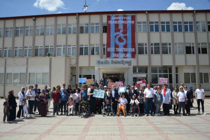 Engellilerden Farkındalık Yürüyüşü