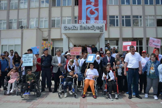 Engellilerden Farkındalık Yürüyüşü