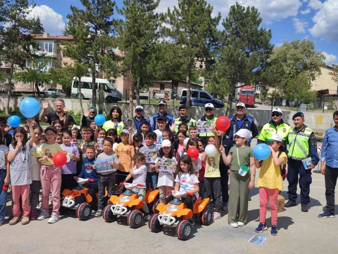 Gediz’de Öğrencilere Uygulamalı Trafik Eğitimi