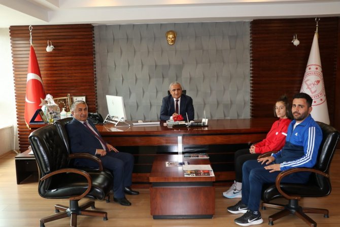 Hakkarili Güreşçi Türkiye İkincisi Oldu