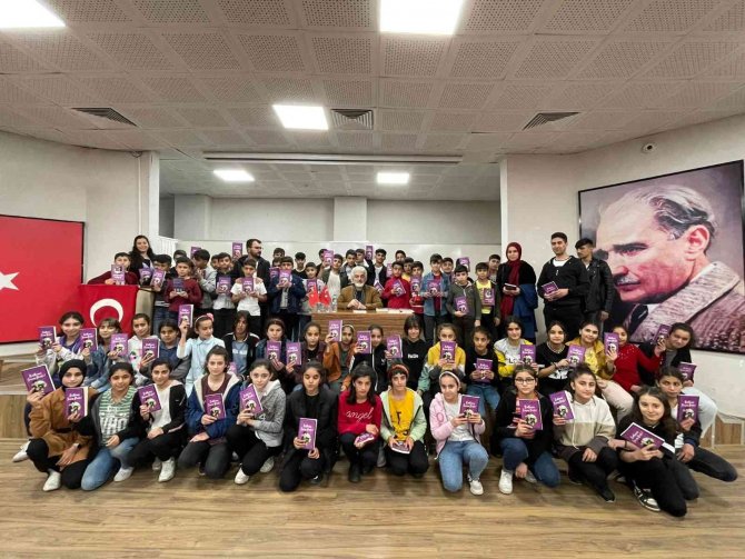 Yazar Ömer Sevinçgül Öğrencilerle Buluştu