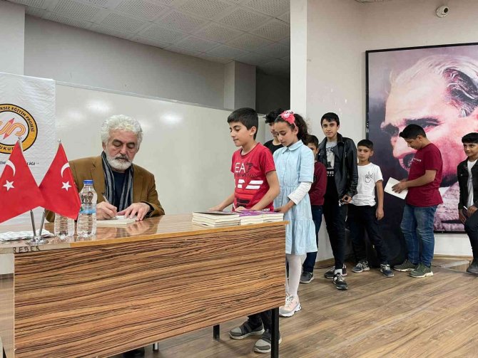 Yazar Ömer Sevinçgül Öğrencilerle Buluştu
