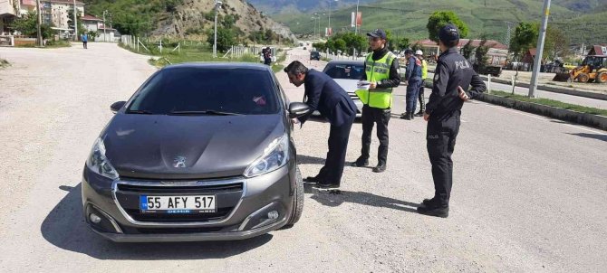 Hanönü’de Karayolu Trafik Haftası’nda Sürücüler Bilgilendirildi